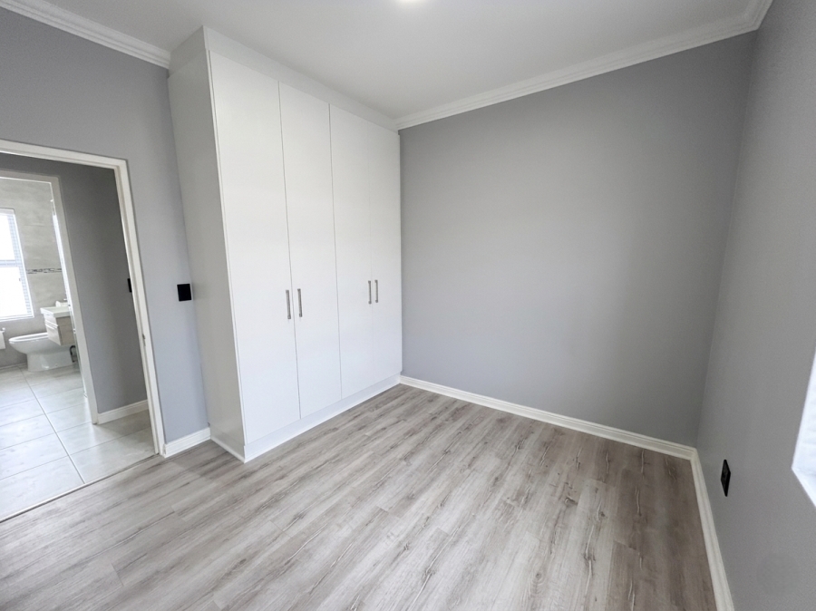 To Let 3 Bedroom Property for Rent in Sunningdale Western Cape